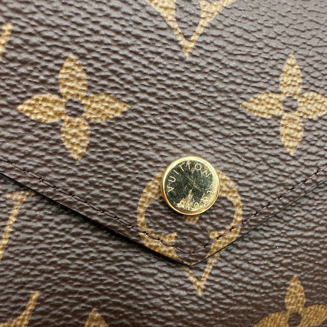 bottone Portafoglio Louis Vuitton in canvas marrone monogram con parti metalliche dorate. Completo di corredo, di lusso, originale, eccellenti condizioni.