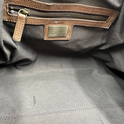 Borsa Fendi effetto pelo con trama animalier, finiture in pelle marroni e parti metalliche argento anticato; munita di un manico regolabile. Completa di dustbag, di lusso, originale, usata. 