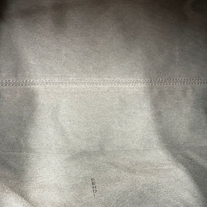 interno Borsa Fendi effetto pelo con trama animalier, finiture in pelle marroni e parti metalliche argento anticato; munita di un manico regolabile. Completa di dustbag, di lusso, originale, usata. 