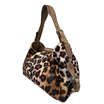 lato Borsa Fendi effetto pelo con trama animalier, finiture in pelle marroni e parti metalliche argento anticato; munita di un manico regolabile. Completa di dustbag, di lusso, originale, usata.
