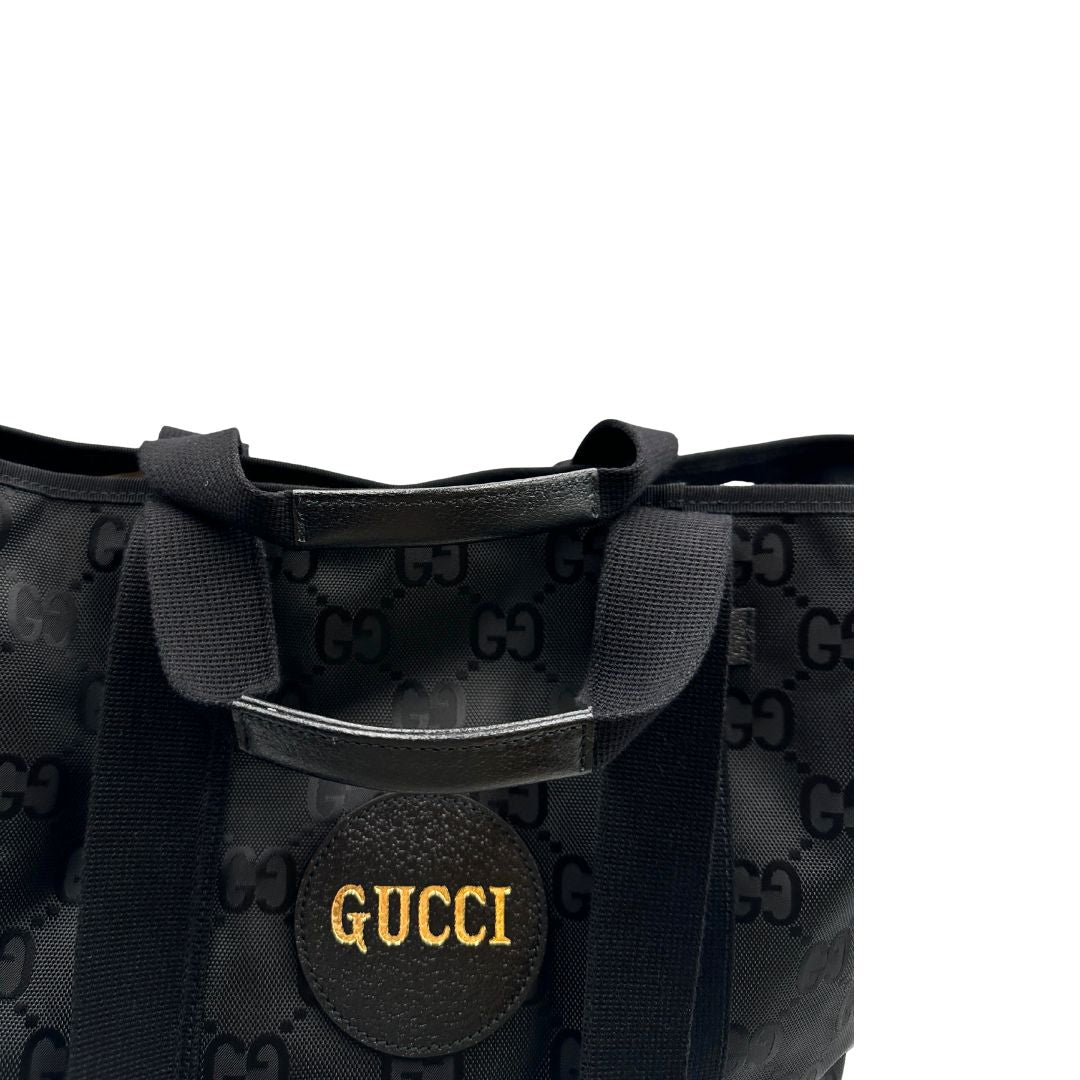 Borsa Gucci in nylon GG nero con finiture in pelle tono su tono e parti metalliche argentate; munita di doppi manici in tessuto, indossabile a spalla, di lusso, originale, ottime condizioni8, usata