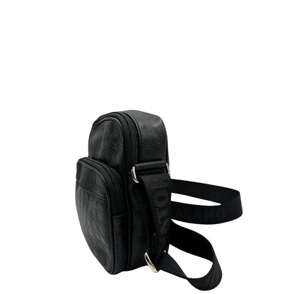 lato Borsa Salvatore Ferragamo in pelle nera con motivo Gancini e parti metalliche argentate; munita di una tracolla in tessuto regolabile. Completa di dustbag, di lusso, originale, ottime condizioni, usato. 