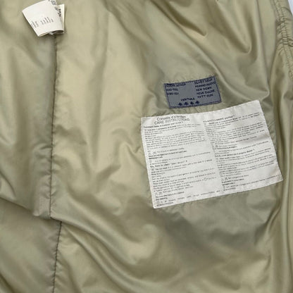 Piumino Moncler trapuntato beige in 100% poliammide, di lusso, originale, ottime condizioni.