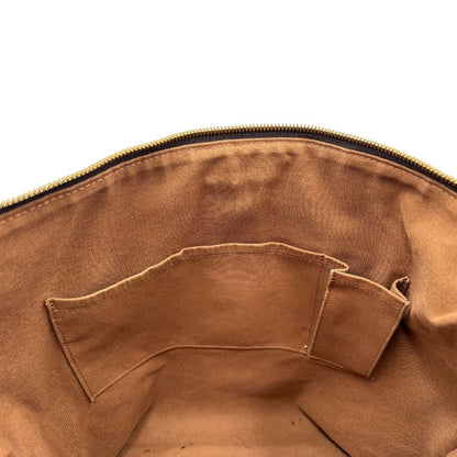 interno Borsa Palermo GM Louis Vuitton in canvas marrone monogram con finiture in vacchetta naturale e parti metalliche dorate; munita di doppi manici, indossabile a spalla. Completa di dustbag, di lusso, originale, ottime condizioni, usata. 