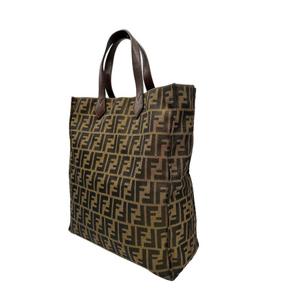 lato Borsa Fendi in tessuto color tabacco trama Zucca; munita di doppi manici in pelle marrone, da portare a mano, di lusso, originale, ottime condizioni. 