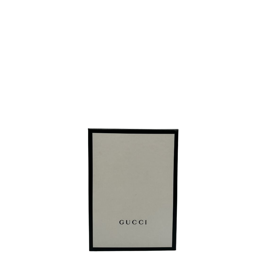 scatola Borsa Gucci Marmont in velluto rosso con finiture in pelle tono su tono e parti metalliche oro anticato; munita di una tracolla in catena e pelle. Completa di scatola, di lusso, originale, ottime condizioni. 