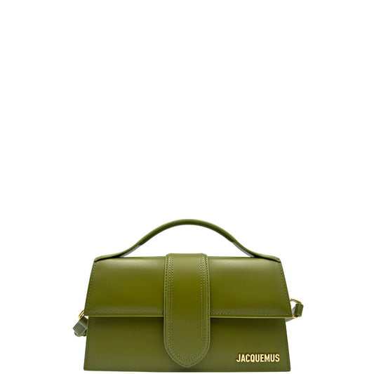 front Borsa Jacquemus in pelle verde oliva con parti metalliche dorate, munita di una tracolla regolabile e amovibile e un manico singolo. Completa di dustbag e cartellino, di lusso, originale, eccellenti condizioni, usata. 