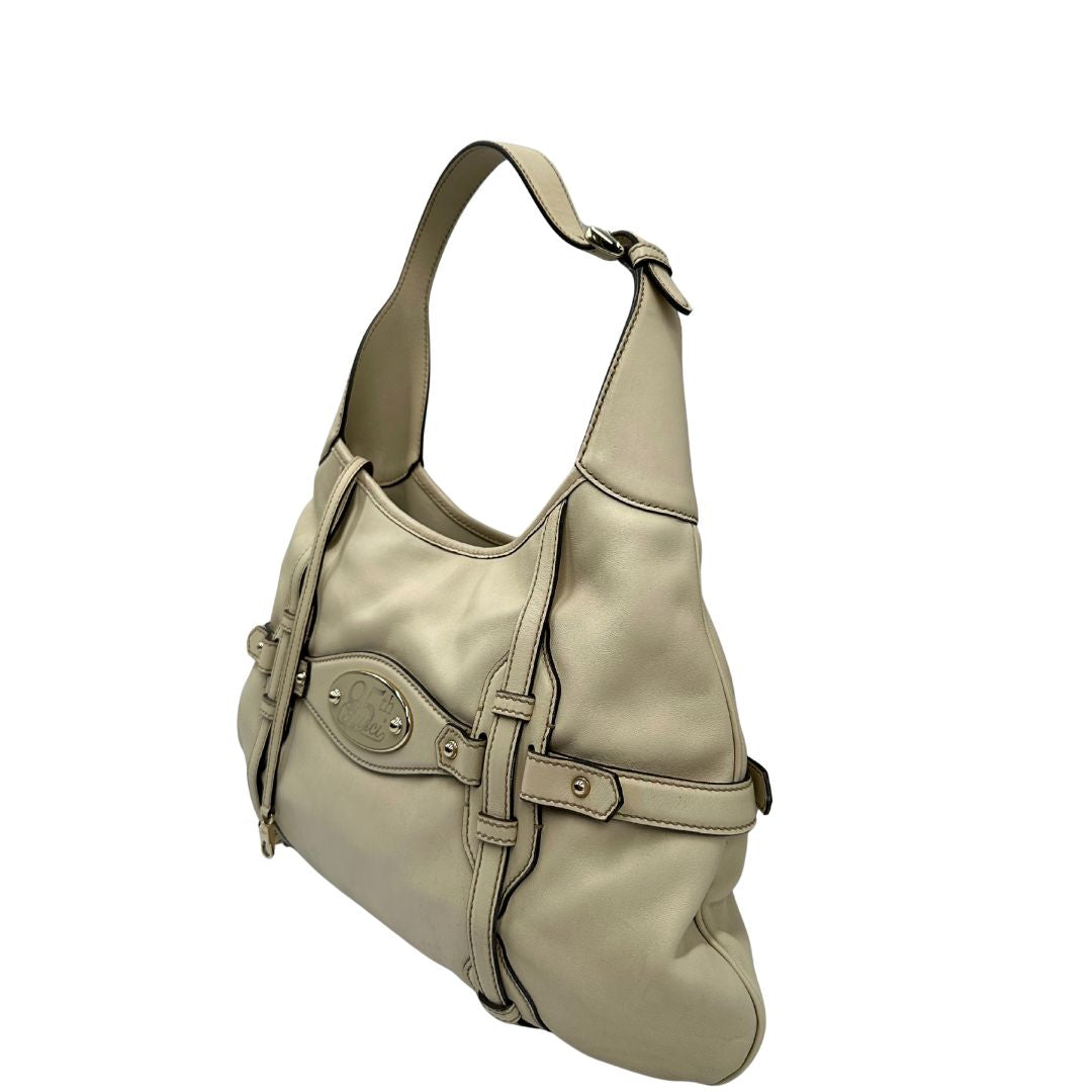 lato Borsa Gucci in pelle color bianco avorio con parti metalliche oro chiaro; munita di un manico singolo, indossabile a spalla. Completa di dustbag, di lusso, originale, ottime condizioni, usata. 