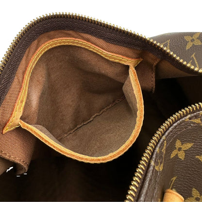 interno taschino Borsa Louis Vuitton in canvas monogram marrone con parti metalliche dorate; munita di doppi manici stondati, da portare a mano. Completa di dustbag, lucchetto e chiavi, di lusso, usato, ottime condizioni. 