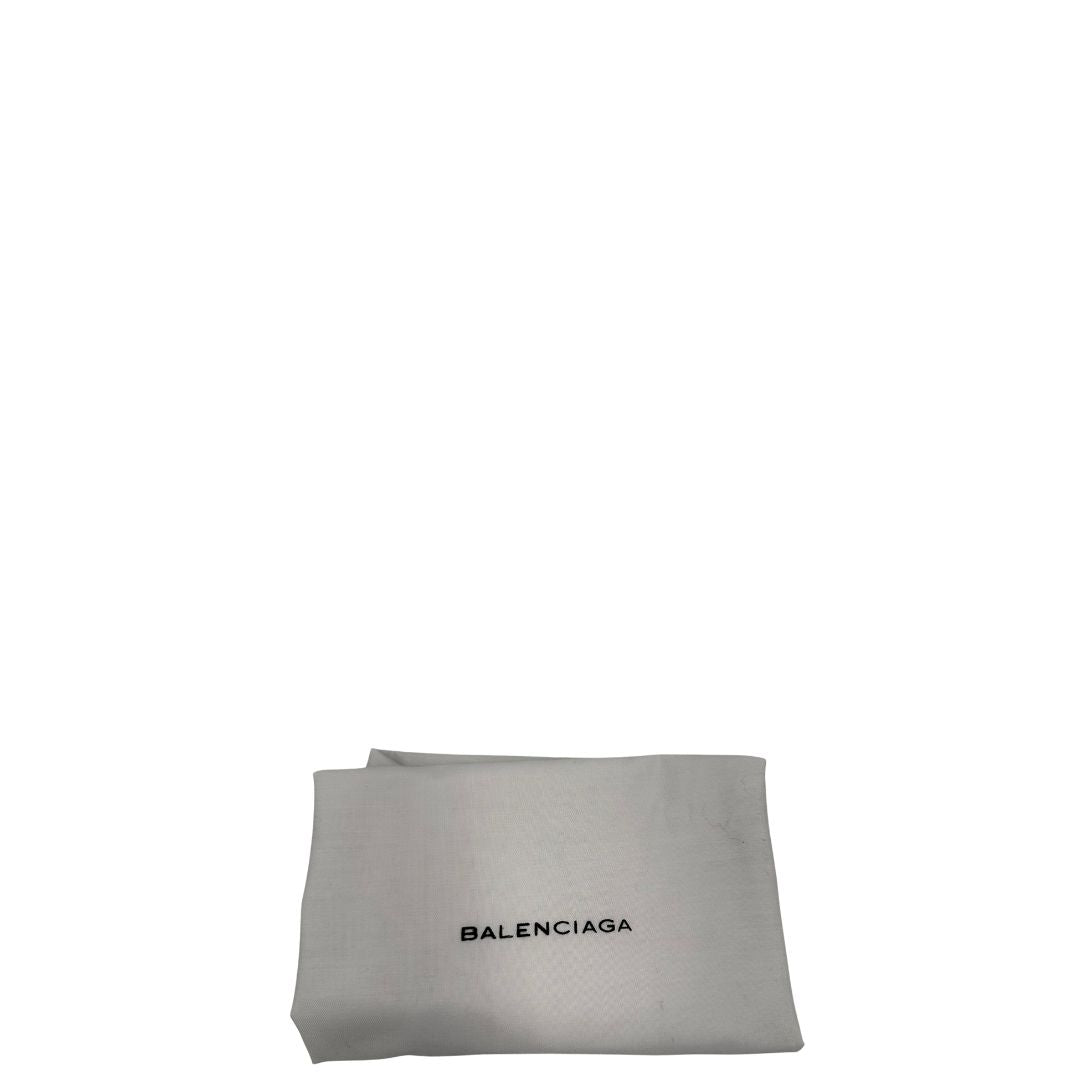 dustbag Borsa Balenciaga in pelle crinkled nera con parti metalliche dorate; munita di doppi manici stondati con trama a intreccio e una tracolla amovibile e regolabile. Completa di dustbag, di lusso, originale, ottime condizioni 