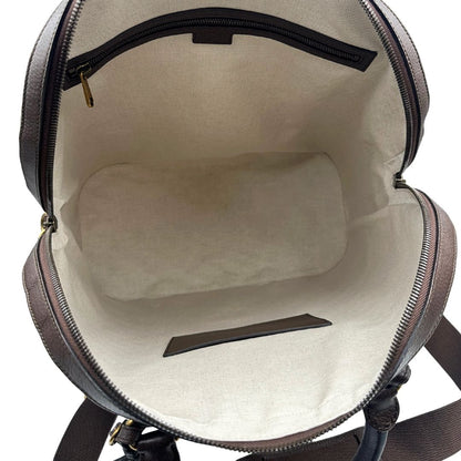 interno Borsone Gucci in canvas beige GG con finiture in pelle marroni e parti metalliche color oro anticato; impreziosito da iconica striscia Web rossa e verde; munito di doppi manici stondati e una tracolla amovibile regolabile in tessuto. Completo di dustbag, lucchetto e chiavi, di lusso, originale, ottime condizioni. 