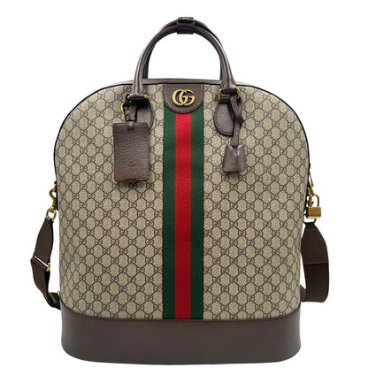 front Borsone Gucci in canvas beige GG con finiture in pelle marroni e parti metalliche color oro anticato; impreziosito da iconica striscia Web rossa e verde; munito di doppi manici stondati e una tracolla amovibile regolabile in tessuto. Completo di dustbag, lucchetto e chiavi, di lusso, originale, ottime condizioni. 