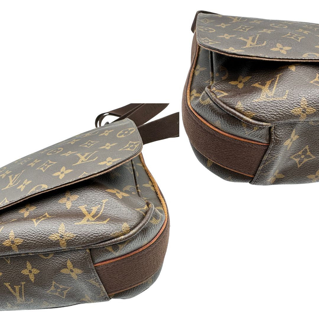 angoli Cartella Louis Vuitton in canvas marrone monogram e parti metalliche dorate. Munita di una tracolla in tessuto regolabile, di lusso, originale, ottime condizioni, usata. 