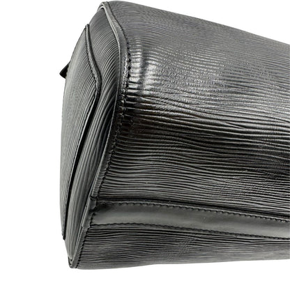 angolo  Borsa Louis Vuitton in pelle Epi nera con parti metalliche dorate; munito di doppi manici stondati, da portare a mano, di lusso, originale, ottime condizioni, usata.