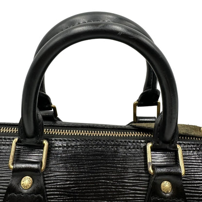manici Borsa Louis Vuitton in pelle Epi nera con parti metalliche dorate; munito di doppi manici stondati, da portare a mano, di lusso, originale, ottime condizioni, usata. 