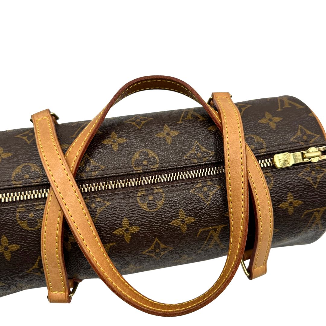 manici  Borsa L.V. in canvas marrone monogram con finiture in vacchetta naturale e parti metalliche dorate; munita di doppi manici, indossabile a spalla, di lusso, originale, ottime condizioni, usata.