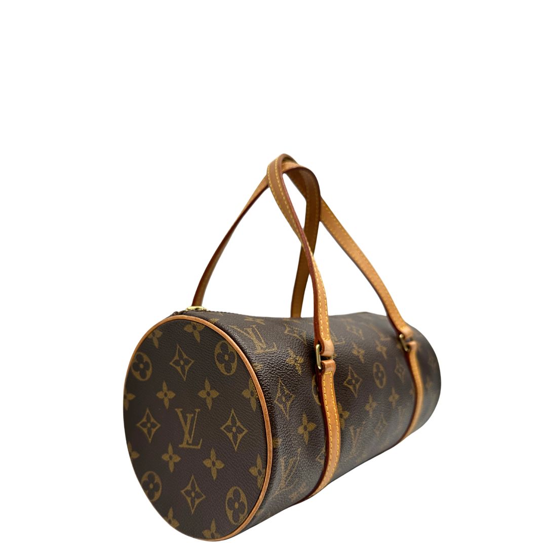 lato Borsa L.V. in canvas marrone monogram con finiture in vacchetta naturale e parti metalliche dorate; munita di doppi manici, indossabile a spalla, di lusso, originale, ottime condizioni, usata. 