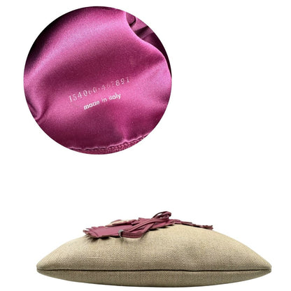 base Borsa Saint Laurent in tessuto beige con decorazioni a forma di cuori rosa in pelle; munita di doppi manici. Completa di dustbag, di lusso, originale, ottime condizioni, usata. 