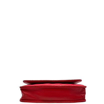 base Borsa Chanel in pelle rossa con parti metalliche dorate; impreziosita da logo CC sul front e munita di una tracolla in catena e pelle. Completa di scatola, di lusso, originale, ottime condizioni, usata. 