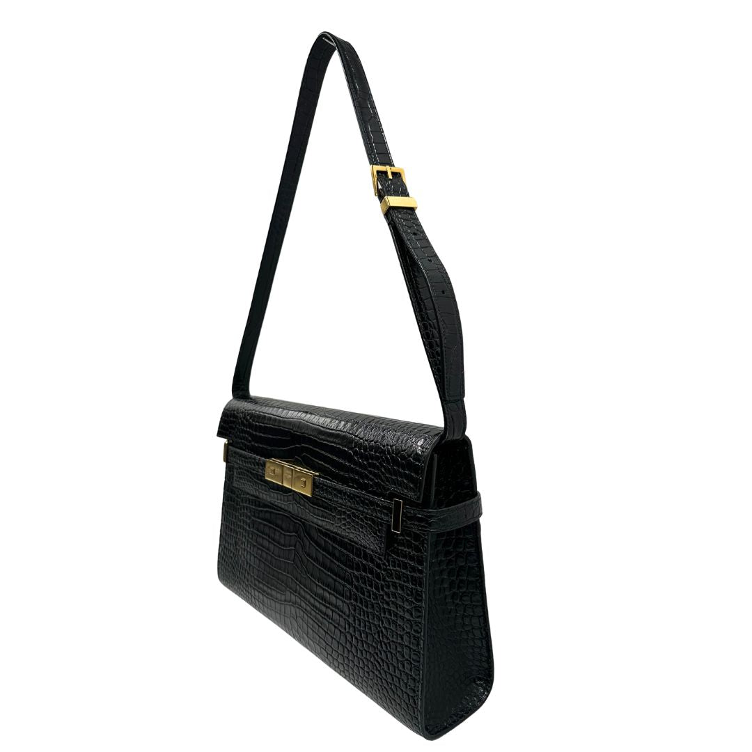 Lato sinistro di una Borsa Saint Laurent in pelle nera in trama cocco con parti metalliche dorate. Munita di una tracolla regolabile con fibbia. Originale, usata, di lusso, in ottime condizioni.