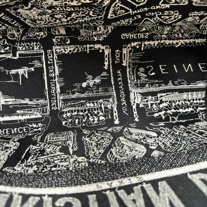 interno Borsa Christian Dior in tessuto ricamata con il motivo Plan de Paris nero e bianco; munita di doppi manici, indossabile a spalla e a mano. Completa di dustbag, di lusso, originale, ottime condizioni. 