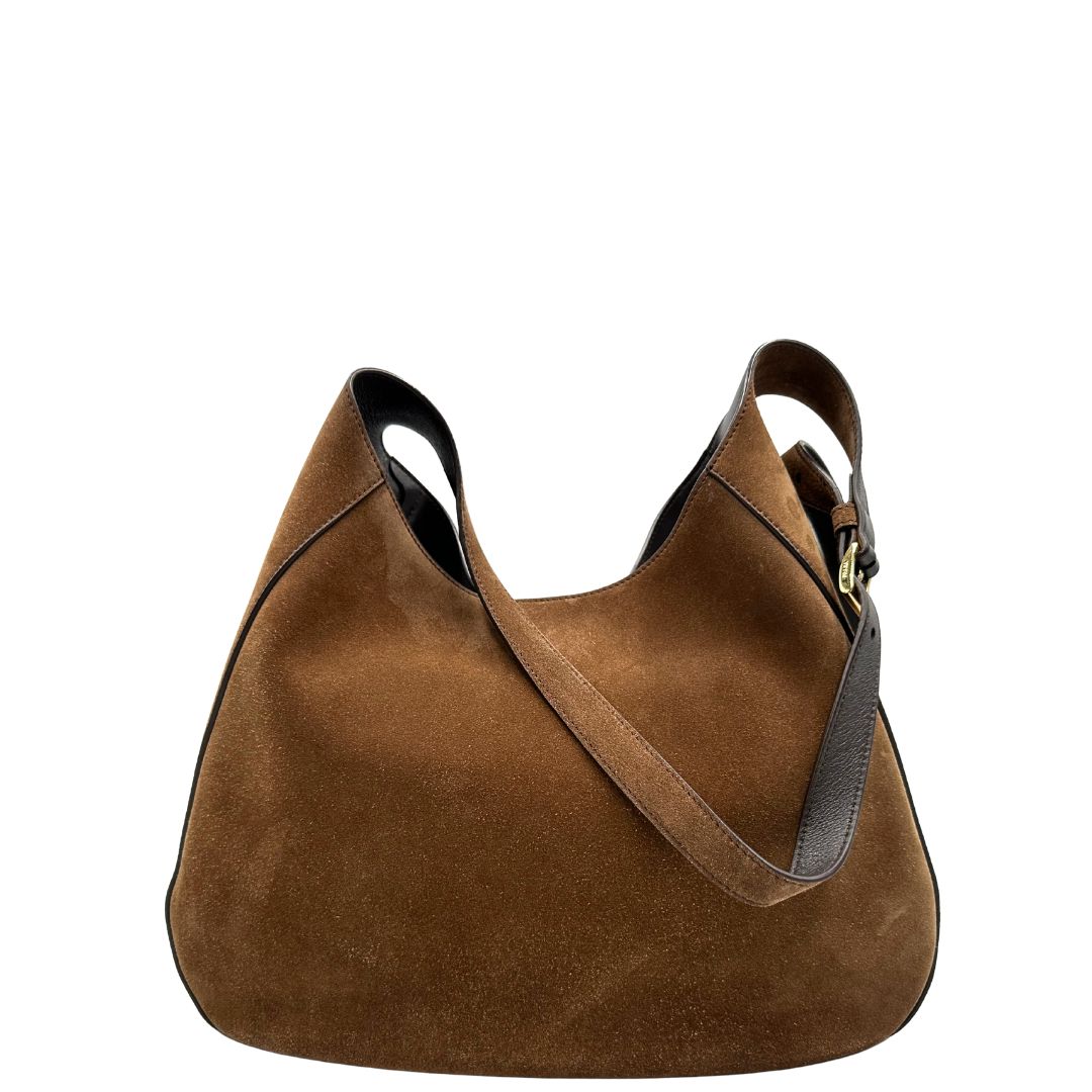 retro Borsa Prada in pelle scamosciata marrone con parti metalliche dorate; munita di un manico singolo regolabile; indossabile a spalla o a tracolla. Completa di dustbag, di lusso, originale, ottime condizioni, usata. 