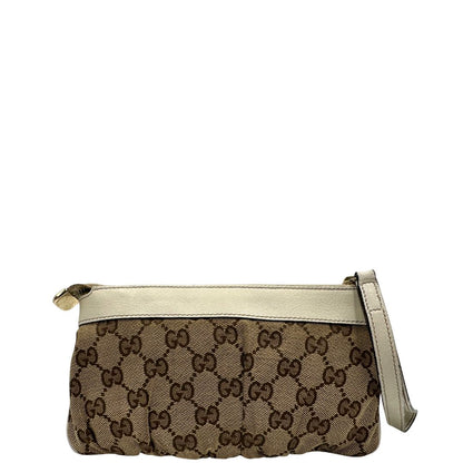 Retro di una Pochette Gucci in tessuto Gucci in tessuto GG beige con finiture in pelle bianca e parti metalliche dorate; munita di un polsino, da portare a mano. Completa di scatola. Originale, usata, di lusso, in ottime condizioni.