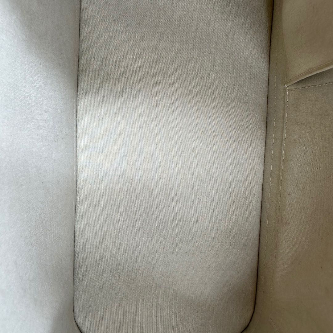 interno Alma PM Louis Vuitton in pelle Vernis color noisette con parti metalliche dorate e doppi manici stondati; da portare a mano. Completa di dustbag, lucchetto e chiavi, di lusso, originale, ottime condizioni, usata. 