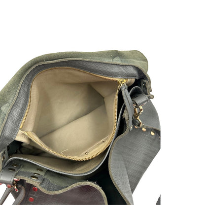 interno Borsa Zanellato in pelle trama blandine grigia con parti metalliche argentate; munita di un manico singolo e una tracolla amovibile e regolabile, di lusso, originale, ottime condizioni, usata. 