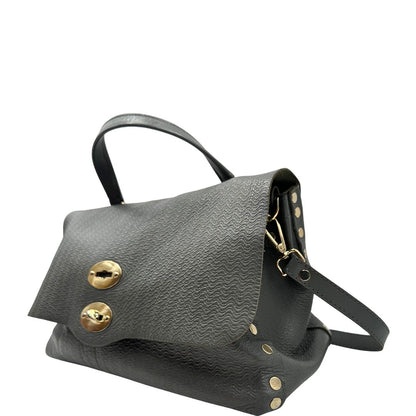 lato Borsa Zanellato in pelle trama blandine grigia con parti metalliche argentate; munita di un manico singolo e una tracolla amovibile e regolabile, di lusso, originale, ottime condizioni, usata. 