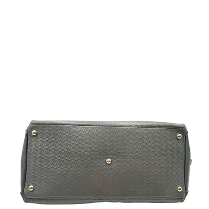 base Borsa Zanellato in pelle trama blandine grigia con parti metalliche argentate; munita di un manico singolo e una tracolla amovibile e regolabile, di lusso, originale, ottime condizioni, usata. 