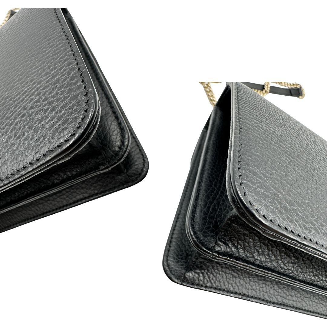 angoli Borsa Gucci in pelle martellata con parti metalliche dorate; munita di una tracolla in catena con spallaccio in pelle. Completa di dustbag, di lusso, originale, ottime condizioni, usata. 