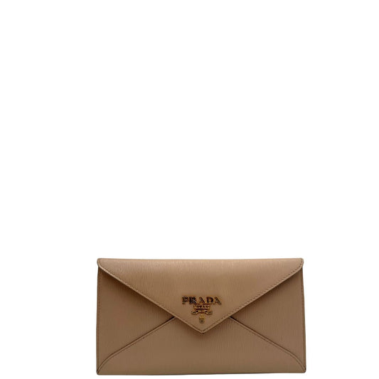 front Pochette clutch Prada in pelle rosa cipria con parti metalliche dorate. Completo di scatola, di lusso, originale, ottime condizioni. 