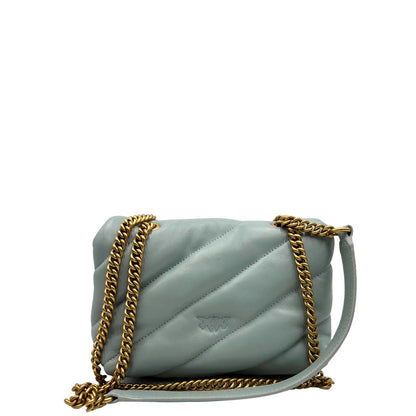 Retro di una Borsa Pinko in pelle matelassè azzurro baby con parti metalliche dorate; munita di una tracolla in catena scorrevole con spallaccio in pelle. Originale, usata, di lusso, in ottime condizioni.