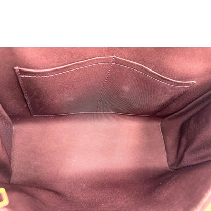 interno Borsa Louis Vuitton in canvas marrone monogram con finiture in vacchetta naturale e parti metalliche dorate; munita di un manico singolo e una tracolla bicolore, blu e marrone, amovibile. Completa di scatola, di lusso, originale, ottime condizioni. 