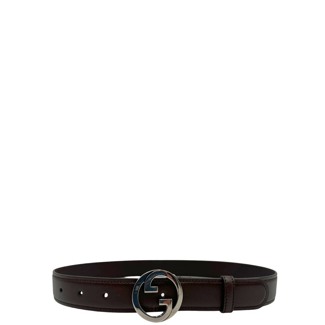Cintura Gucci in pelle marrone con parti metalliche argentate. Munita di dustbag, di lusso, originale, ottime condizioni, usata.