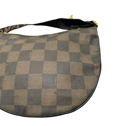 segni della Borsa Fendi in canvas trama scacchi sui toni del marrone con finiture in pelle e parti metalliche dorate; munita di una tracolla in tessuto regolabile, di lusso, originale, buone condizioni. 