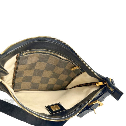 interno della Borsa Fendi in canvas trama scacchi sui toni del marrone con finiture in pelle e parti metalliche dorate; munita di una tracolla in tessuto regolabile, di lusso, originale, buone condizioni.  