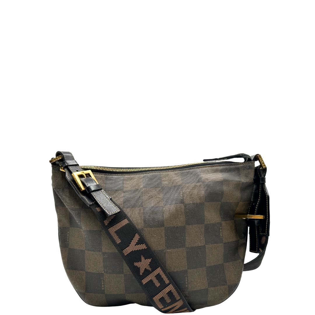 front della Borsa Fendi in canvas trama scacchi sui toni del marrone con finiture in pelle e parti metalliche dorate; munita di una tracolla in tessuto regolabile, di lusso, originale, buone condizioni. 