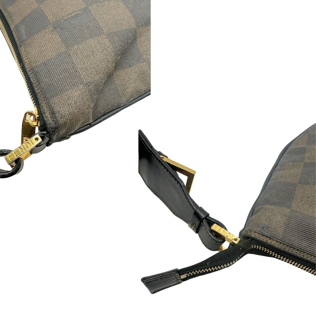 angoli della Borsa Fendi in canvas trama scacchi sui toni del marrone con finiture in pelle e parti metalliche dorate; munita di una tracolla in tessuto regolabile, di lusso, originale, buone condizioni. 