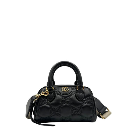 front Borsa Gucci in pelle nera GG con parti metalliche dorate; munita di doppi manici stondati, una tracolla in catena amovibile e una tracolla in tessuto amovibile e regolabile. Completa di dustbag, di lusso, originale, eccellenti condizioni, usata 