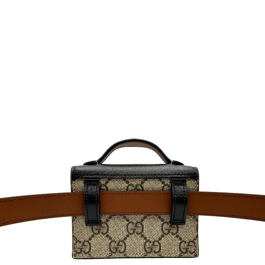 retro Mini marsupio Gucci in canvas GG beige con finiture in pelle nere e marroni e parti metalliche dorate. Completo di dustbag, eccellenti condizioni, usato, originale. 