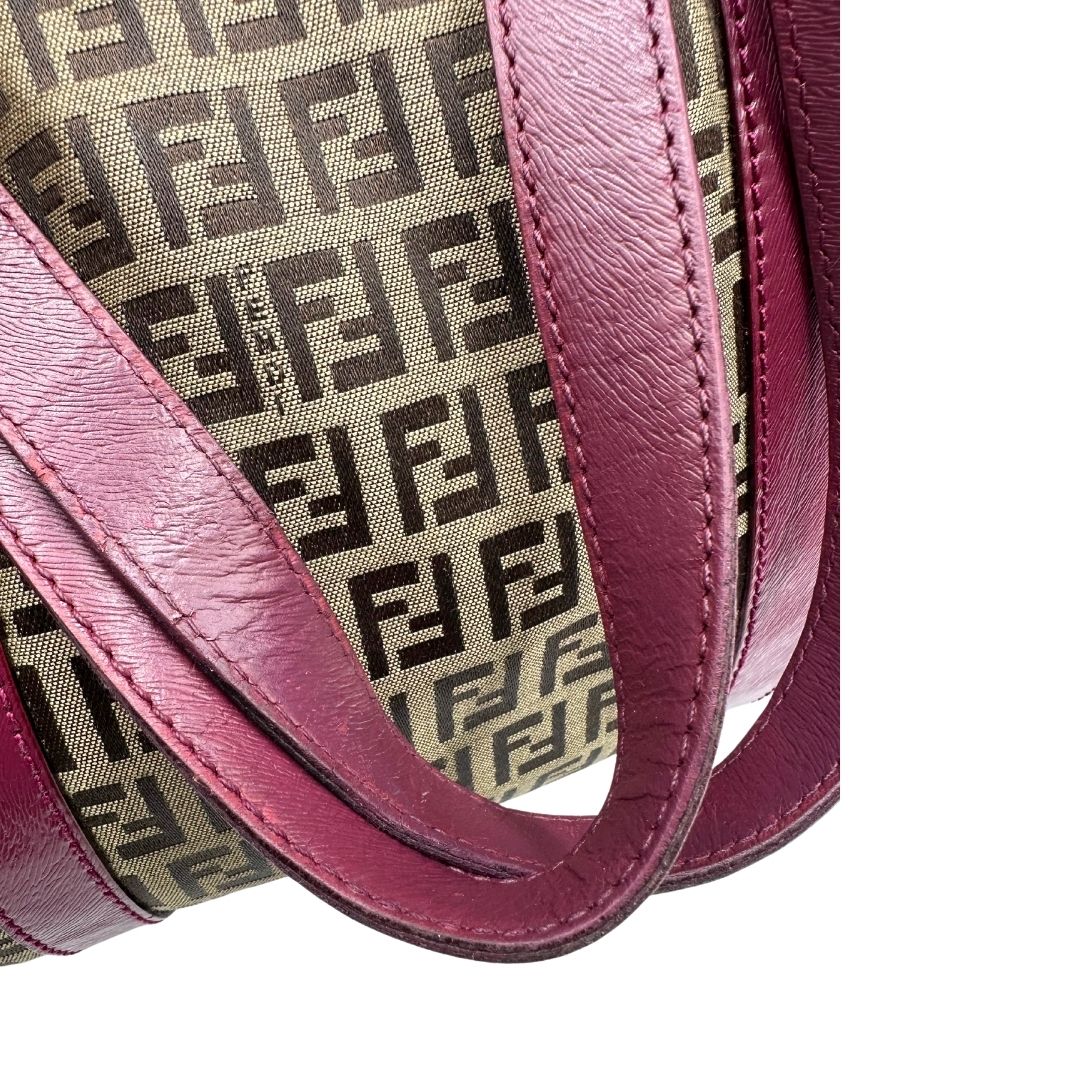 manici della Borsa Fendi in tessuto color tabacco trama Zucchino con finiture in pelle color amaranto e parti metalliche dorate; munita di doppi manici, da portare a spalla, di lusso, buone condizioni, originale.