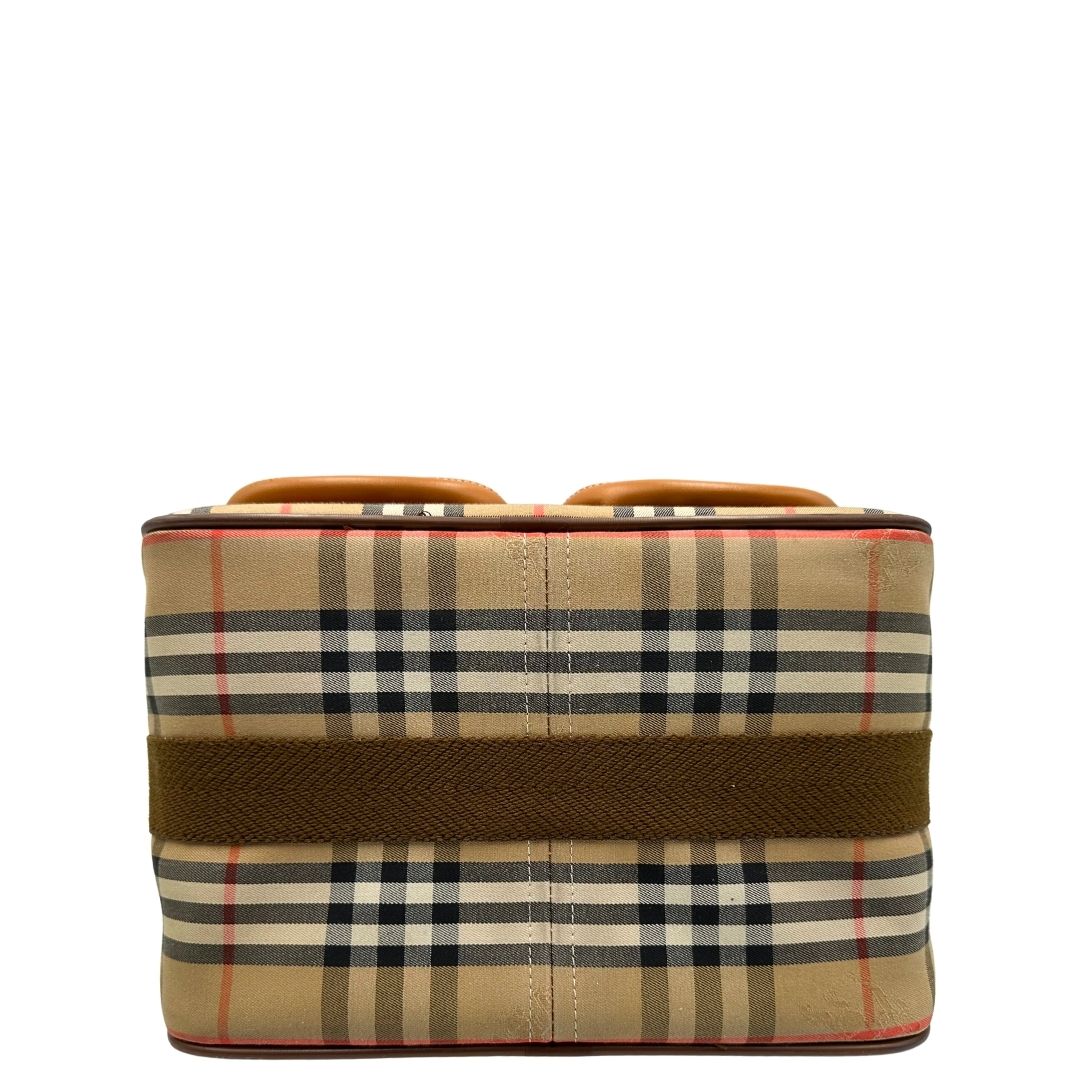 base Borsa Burberry in tessuto beige tartan con finiture in pelle color cognac e parti metalliche dorate; munita di un manico regolabile in tessuto, di lusso, ottime condizioni, usata. 