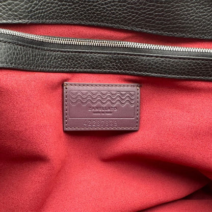 interni Borsa Zanellato Nina in pelle nera martellata con parti metalliche argentate; munita di una tracolla regolabile e amovibile e un manico singolo. Completa di dustbag, di lusso, originale, eccellenti condizoni