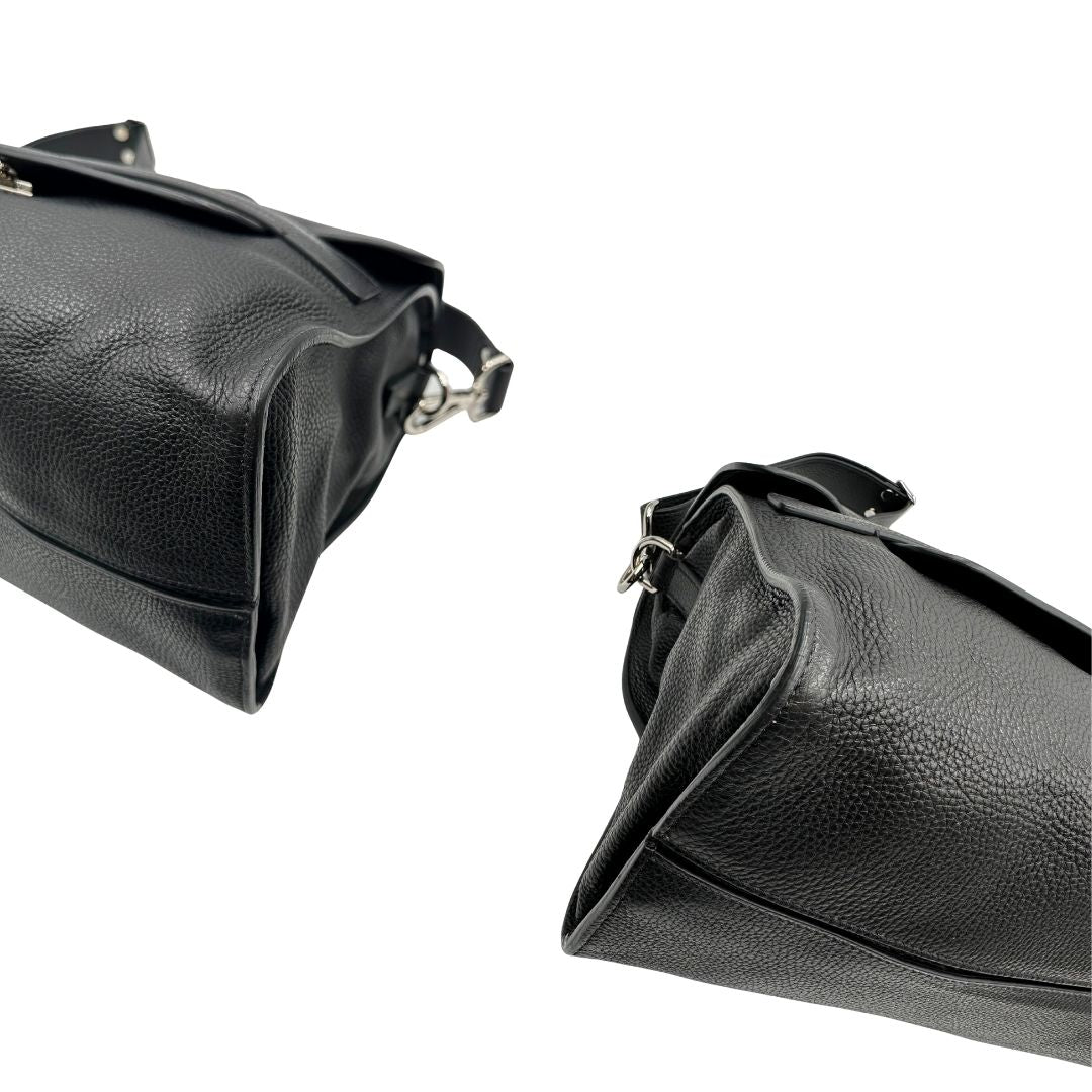 angoli Borsa Zanellato Nina in pelle nera martellata con parti metalliche argentate; munita di una tracolla regolabile e amovibile e un manico singolo. Completa di dustbag, di lusso, originale, eccellenti condizoni 