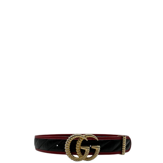 Cintura Gucci in pelle nera con finiture rosse e parti metalliche dorate. Completa di dustbag e scatola, di lusso, originale, ottime condizioni. 