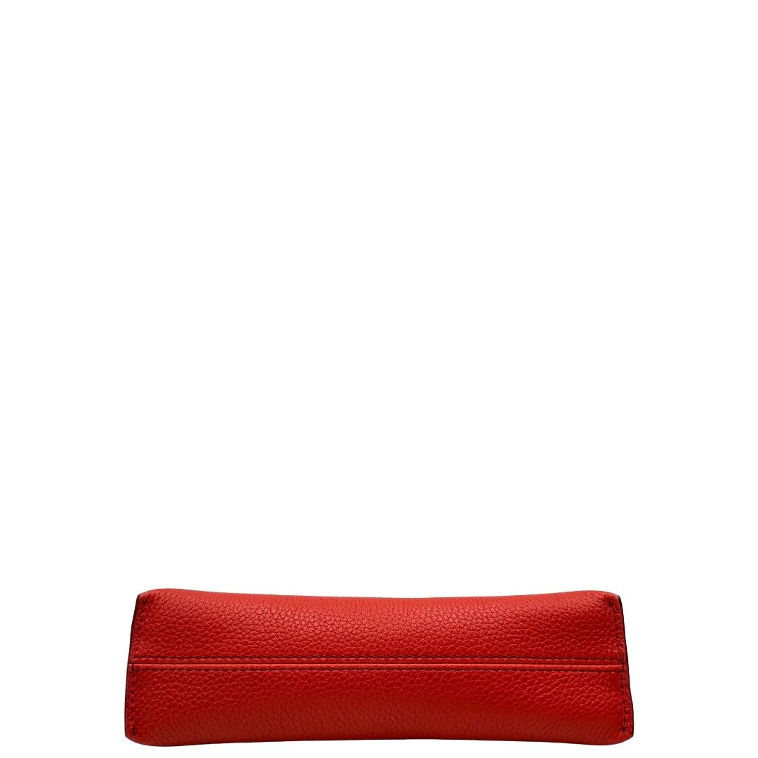 base della Pochette Burberry in pelle martellata rossa con parti metalliche dorate. Full set, di lusso, originale, ottime condizioni, usata. 