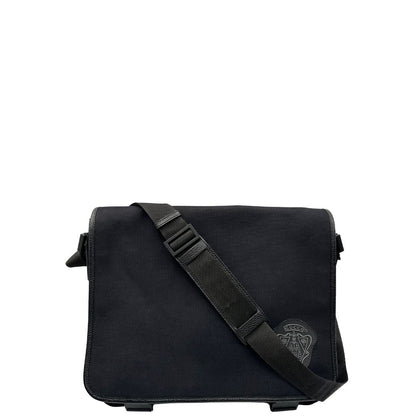 front Borsa Gucci in tessuto nero con finiture in pelle tono su tono; munita di una tracolla in tessuto regolabile, di lusso, originale, ottime condizioni, usata. 