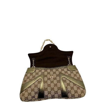  Borsa Gucci in tessuto GG beige con finiture in pelle e parti metalliche dorate; munita di doppi manici in catena, indossabile a spalla, di lusso, originale, ottime condizioni, usata. 